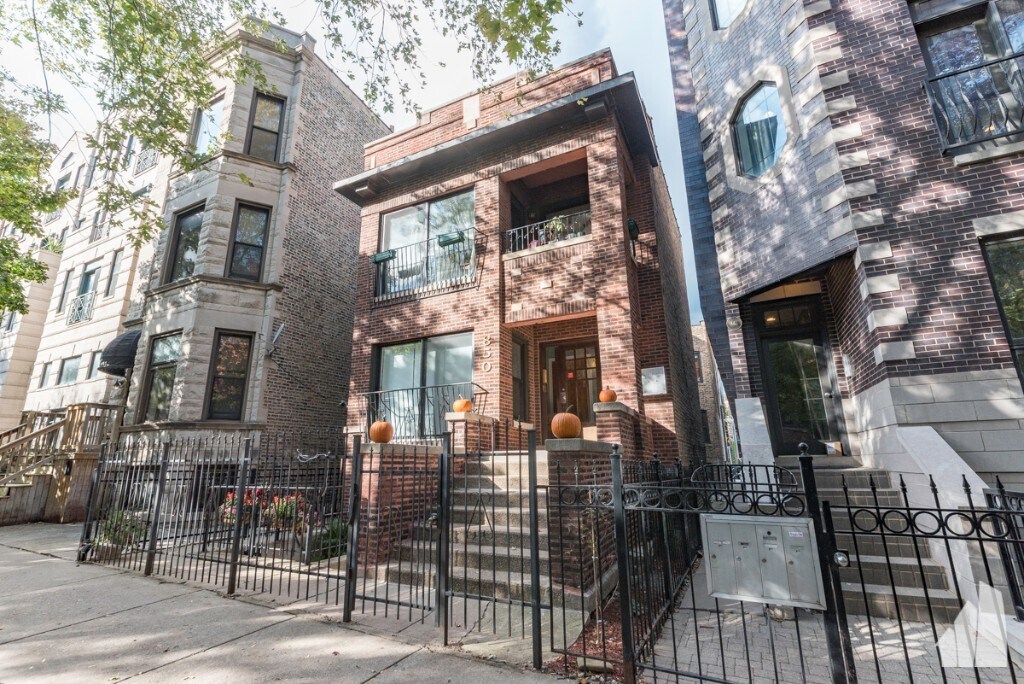 850 W Buckingham Pl, Unit 1s in Chicago, IL - Foto de edificio