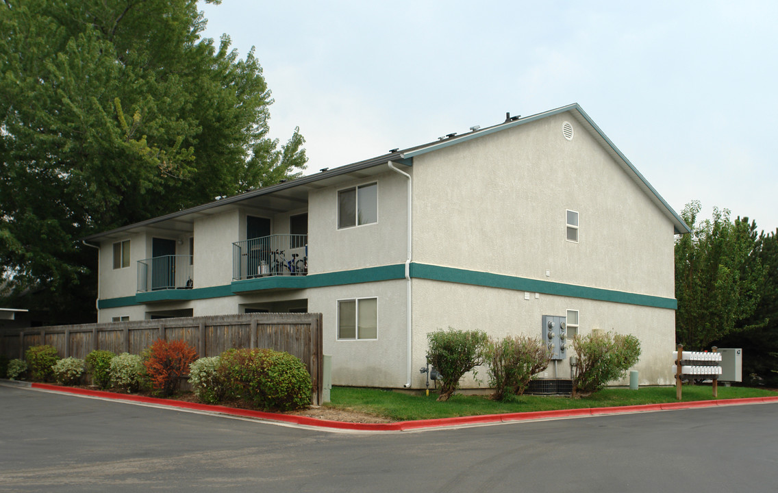 Cascade Apartments in Meridian, ID - Building Photo