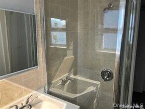 94 South St in Oyster Bay, NY - Building Photo - Building Photo