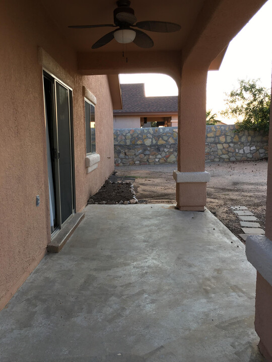 14345 Apache Point Dr in El Paso, TX - Building Photo