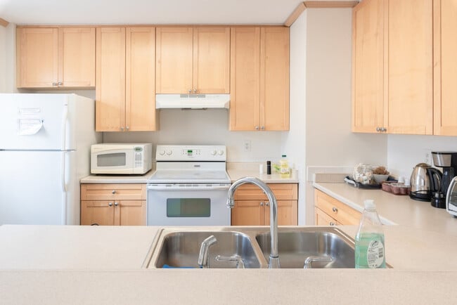 12001 State Rte 5320, Unit SI ID1473428P in Reston, VA - Foto de edificio - Building Photo