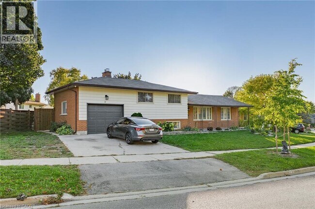 19 Elm Ridge Dr in Kitchener, ON - Building Photo - Building Photo