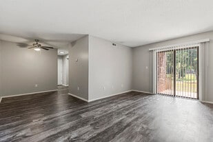 Bent Oak Apartments in Greer, SC - Building Photo