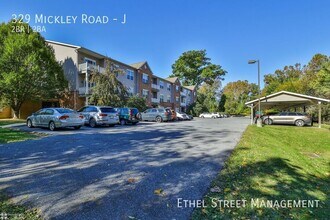 329 Mickley Rd-Unit -J in Whitehall, PA - Foto de edificio - Building Photo