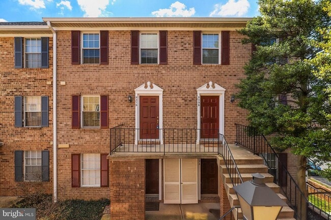 property at 937 S Rolfe St