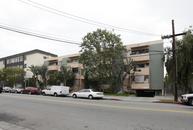 Hallmart apartments in Los Angeles, CA - Building Photo - Building Photo