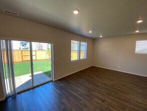 4833 Thyme Ave NE in Salem, OR - Building Photo - Building Photo