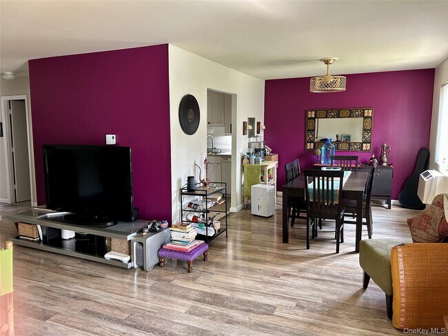 40 Scarborough Ln in Wappingers Falls, NY - Building Photo - Building Photo