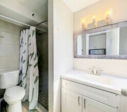 444 Niu St, Unit Hawaiian Monarch in Honolulu, HI - Foto de edificio - Building Photo