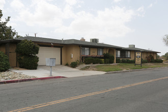 19001 Hwy 18 in Apple Valley, CA - Building Photo - Primary Photo