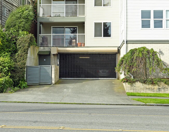 Canal Place in Seattle, WA - Foto de edificio - Building Photo