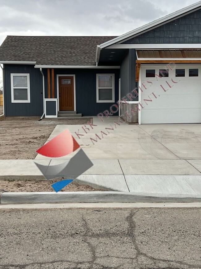 property at 1200 Alamosa Ave