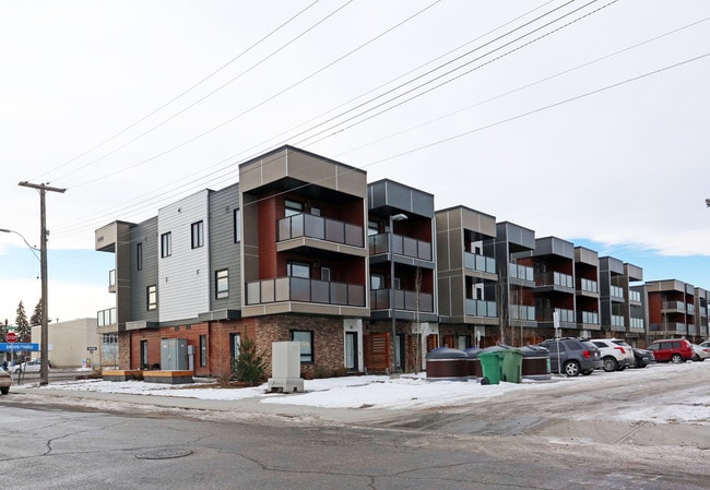 Wildwood in Calgary, AB - Building Photo - Building Photo