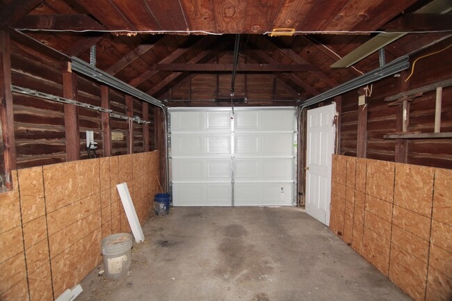 302 17th Ave in Moline, IL - Building Photo - Building Photo