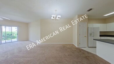 7244 Grimms Landing in Navarre, FL - Foto de edificio - Building Photo