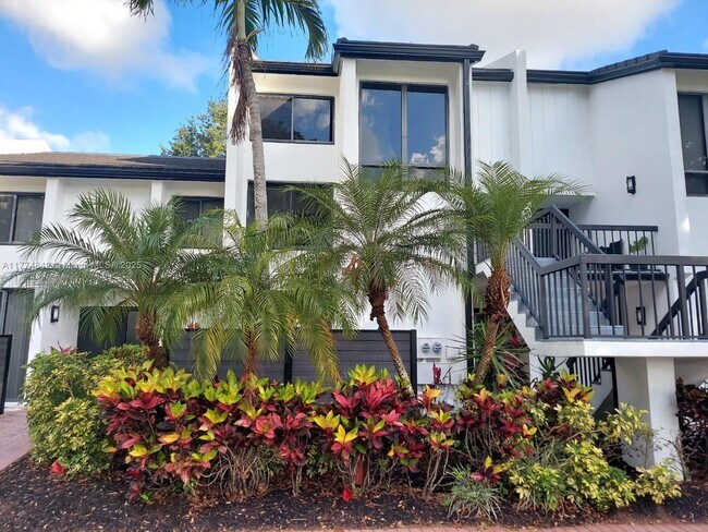 3309 Bridgewood Dr in Boca Raton, FL - Building Photo - Building Photo