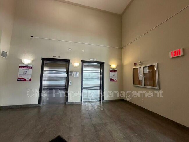 7327 Terwillegar Dr S NW in Edmonton, AB - Building Photo - Building Photo