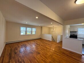 40 Whitestone Rd in Sound Beach, NY - Building Photo - Building Photo