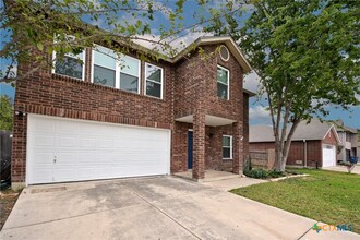 744 Pinehurst Dr in New Braunfels, TX - Building Photo - Building Photo