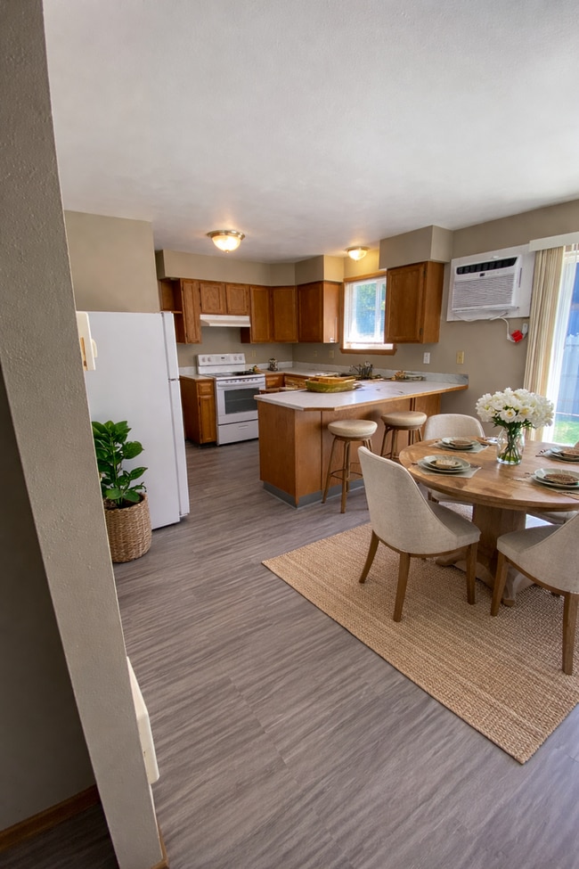 605 N 11th St in Selah, WA - Building Photo - Building Photo