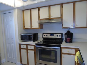 4048 Oakview Dr, Unit F2-3 in Port Charlotte, FL - Foto de edificio - Building Photo