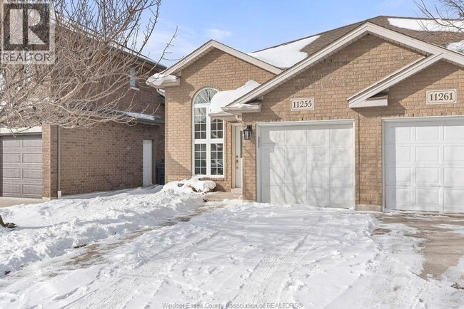 11255 Timber Bay Crescent in Windsor, ON - Building Photo - Building Photo