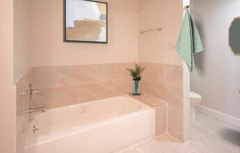 423 N Palm Dr, Unit 302 in Beverly Hills, CA - Building Photo - Building Photo