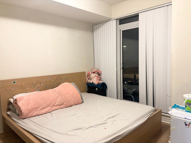 349 Rathburn Rd W in Mississauga, ON - Building Photo - Building Photo