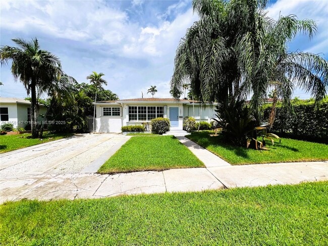 1847 Wiley St in Hollywood, FL - Building Photo - Building Photo