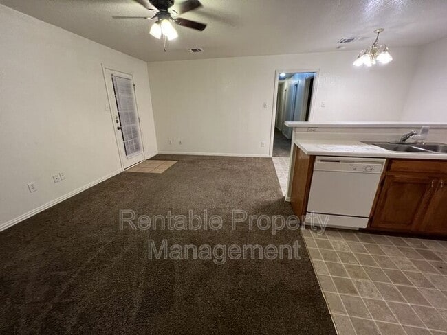 1104 Turkey Creek Ct in Bridgeport, TX - Building Photo - Building Photo