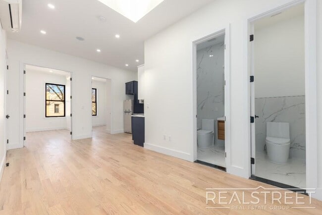 Jefferson, Unit 3 in Brooklyn, NY - Building Photo - Building Photo