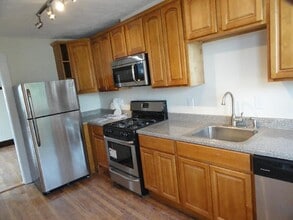 18 Bond St in Somerville, MA - Foto de edificio - Building Photo