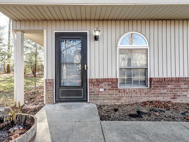 property at 805 E Sherwood Hills Dr