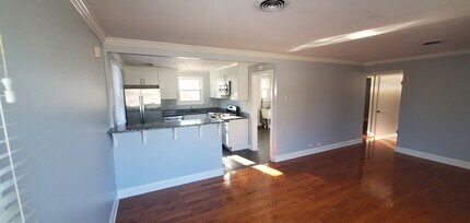 2049 Magnolia Rd in Homewood, IL - Building Photo - Building Photo