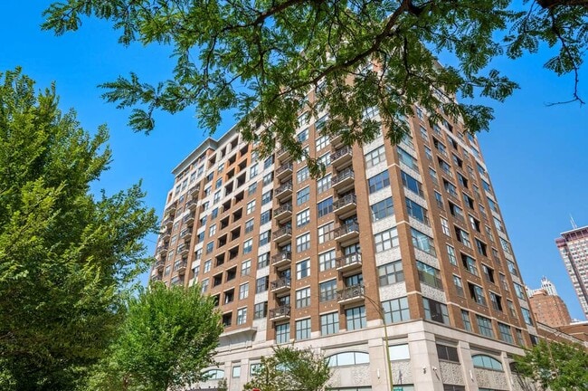 849 N Franklin St in Chicago, IL - Building Photo - Building Photo