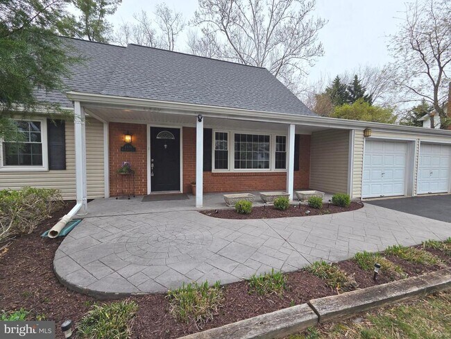 4339 Mt Carriage Ln in Fairfax, VA - Foto de edificio - Building Photo