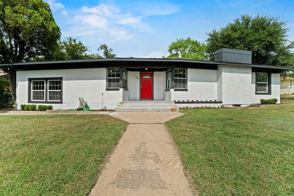 1910 Danube Dr, Unit 1910 Danube in Dallas, TX - Building Photo