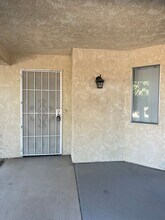 16413 Solvang Ave in Victorville, CA - Foto de edificio - Building Photo
