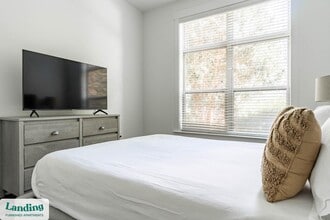 2101 Lakeside Lofts Cir in Cary, NC - Building Photo - Building Photo