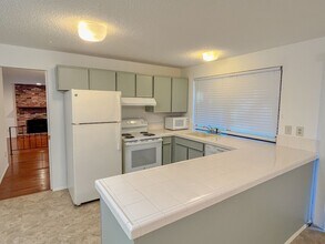 18107 NE 22nd St in Redmond, WA - Building Photo - Building Photo