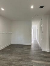 17820 NW 73rd Ave in Hialeah, FL - Building Photo - Building Photo