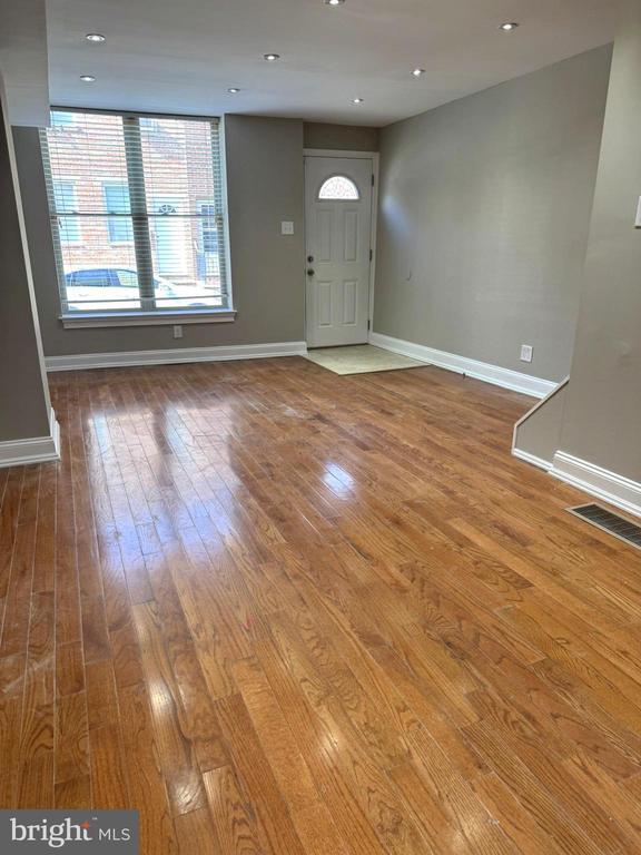 2531 S Warnock St in Philadelphia, PA - Building Photo - Building Photo