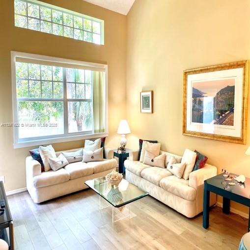 property at 905 Mainsail Cir