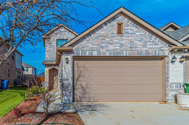 property at 5004 Villas Dr