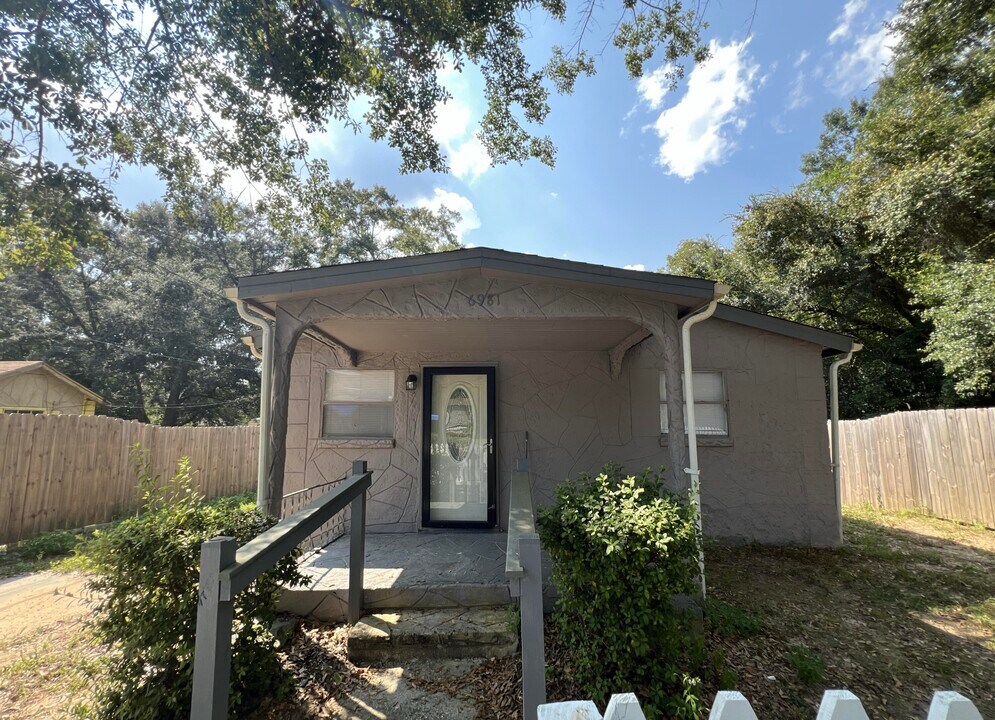 6981 Cutter St in Pensacola, FL - Building Photo