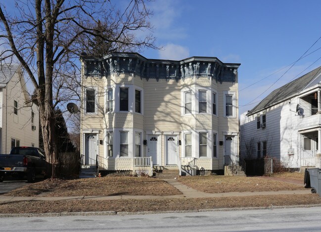 1032 Helderberg Ave in Schenectady, NY - Building Photo - Building Photo