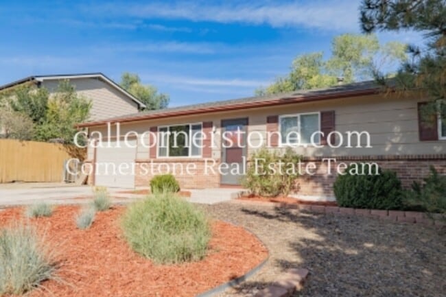 3330 Calaveras Way in Colorado Springs, CO - Building Photo - Building Photo