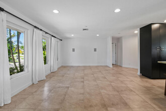 1710 Ardley Rd in North Palm Beach, FL - Foto de edificio - Building Photo
