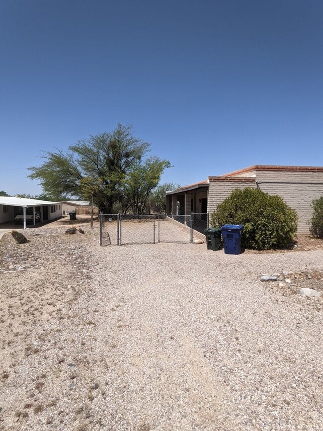 property at 3711 S Bobby Dr