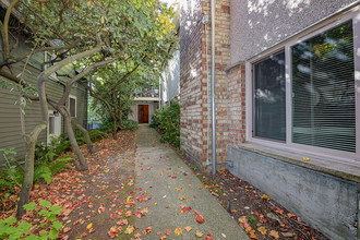 Queen Anne Triplex in Seattle, WA - Building Photo - Other